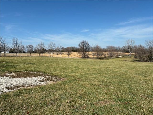 7211 S Arnett Road, Grain Valley, MO 64029