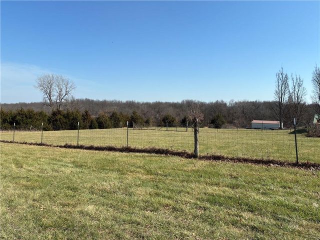 7211 S Arnett Road, Grain Valley, MO 64029