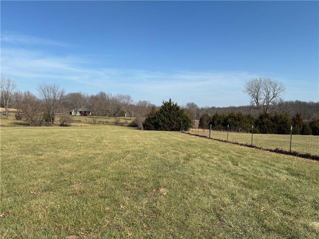 7211 S Arnett Road, Grain Valley, MO 64029