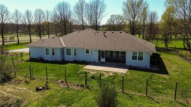 7211 S Arnett Road, Grain Valley, MO 64029