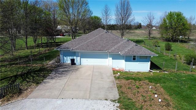 7211 S Arnett Road, Grain Valley, MO 64029