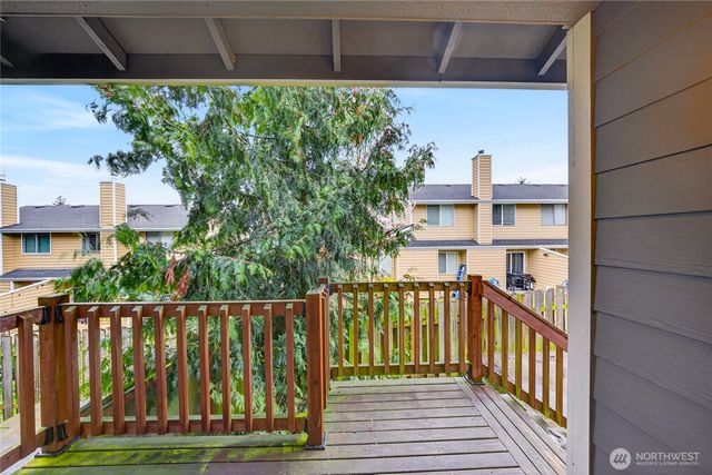 80 NE Melrose Drive, Oak Harbor, WA 98277