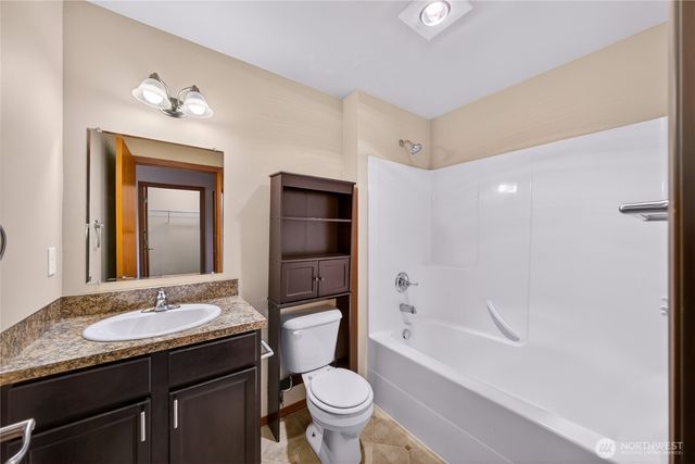 80 NE Melrose Drive, Oak Harbor, WA 98277