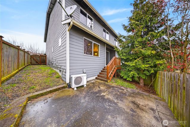 80 NE Melrose Drive, Oak Harbor, WA 98277