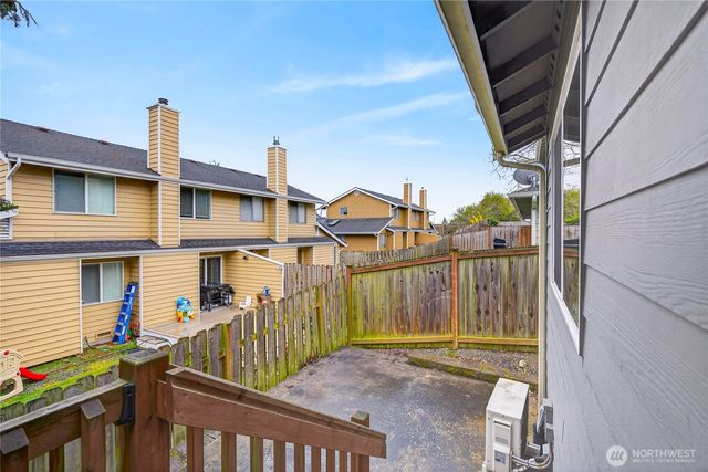 80 NE Melrose Drive, Oak Harbor, WA 98277