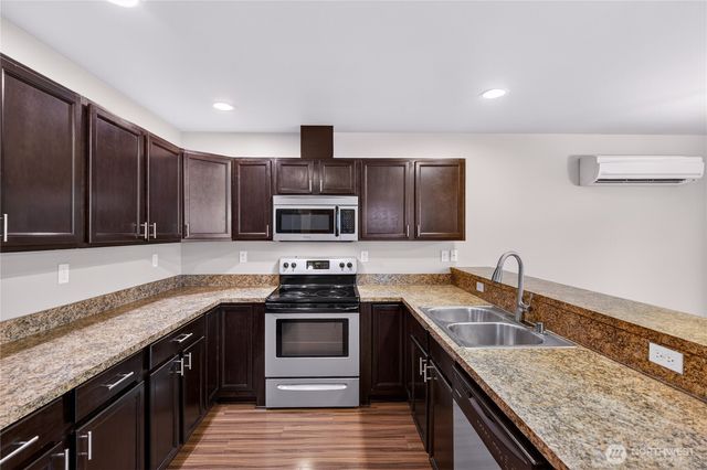 80 NE Melrose Drive, Oak Harbor, WA 98277