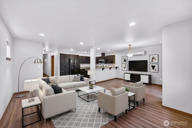 80 NE Melrose Drive, Oak Harbor, WA 98277