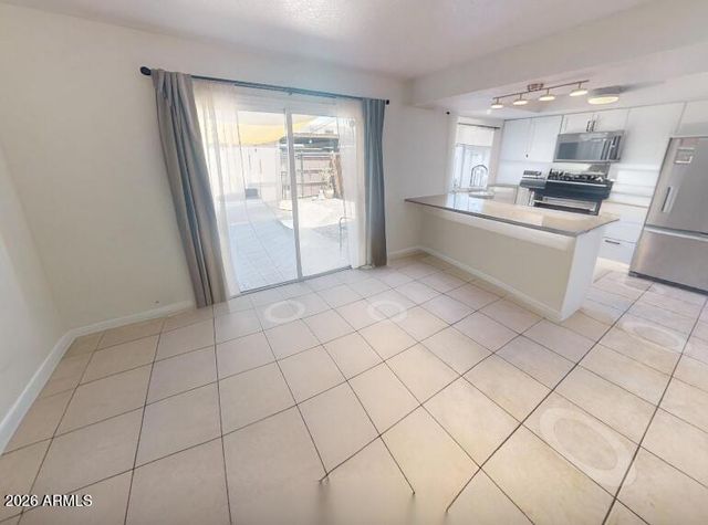 907 E SHOBE Drive, Tempe, AZ 85283