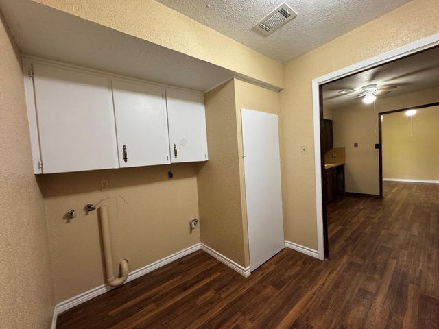 1609 Forrest Drive, Wharton, TX 77488