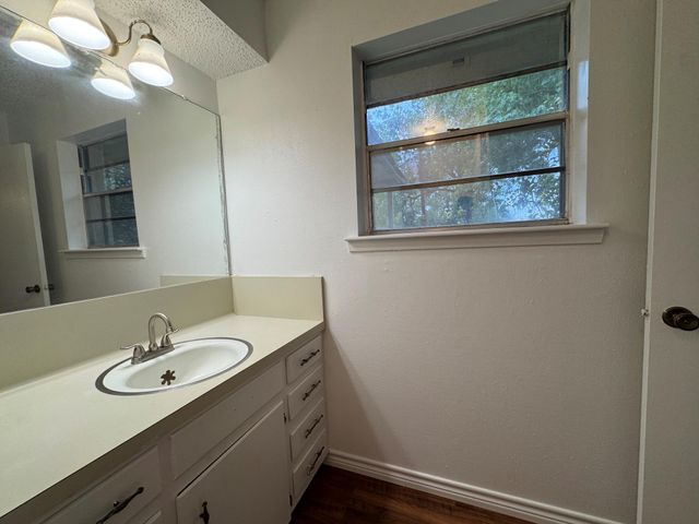 1609 Forrest Drive, Wharton, TX 77488