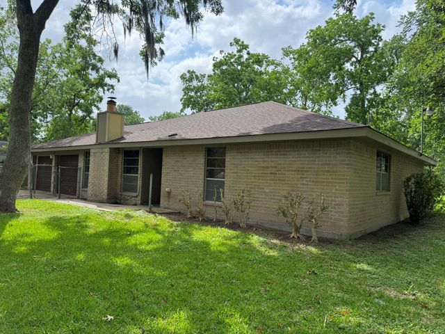 1609 Forrest Drive, Wharton, TX 77488