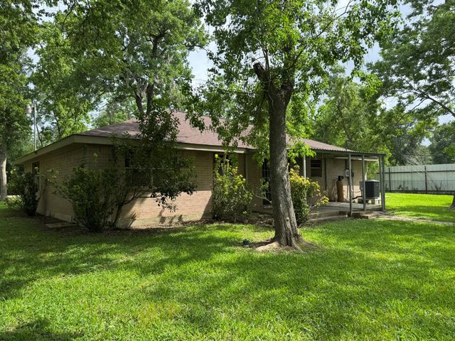 1609 Forrest Drive, Wharton, TX 77488