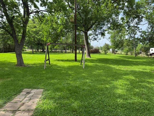 1609 Forrest Drive, Wharton, TX 77488