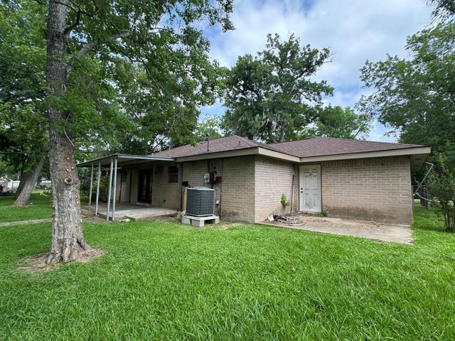 1609 Forrest Drive, Wharton, TX 77488