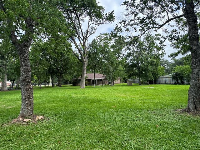 1609 Forrest Drive, Wharton, TX 77488