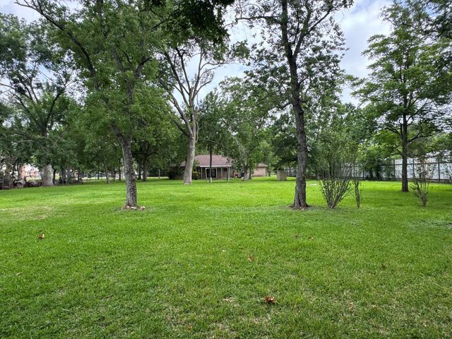 1609 Forrest Drive, Wharton, TX 77488
