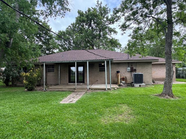 1609 Forrest Drive, Wharton, TX 77488