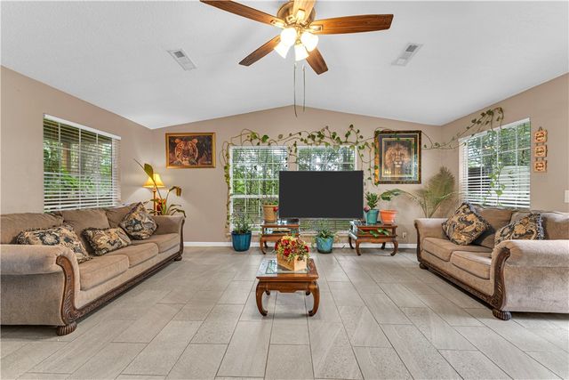 594 Madison 8650, Huntsville, AR 72740