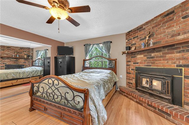 594 Madison 8650, Huntsville, AR 72740