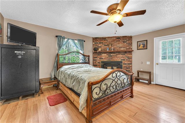 594 Madison 8650, Huntsville, AR 72740