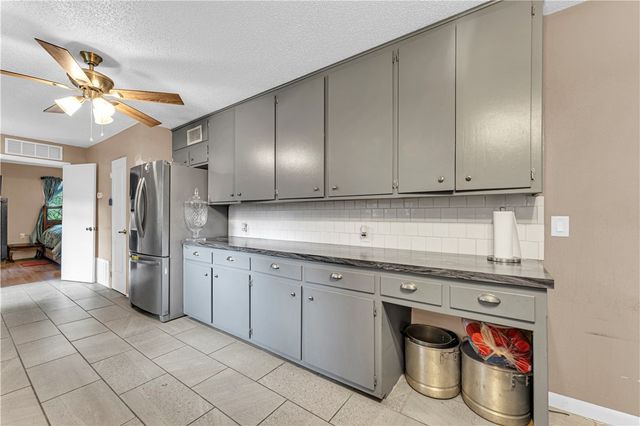 594 Madison 8650, Huntsville, AR 72740