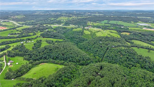 594 Madison 8650, Huntsville, AR 72740
