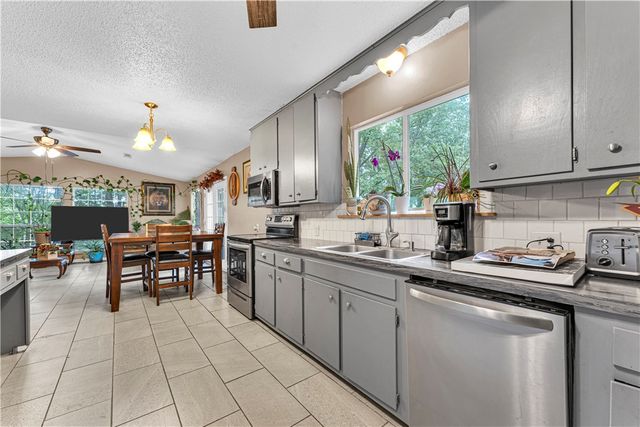 594 Madison 8650, Huntsville, AR 72740