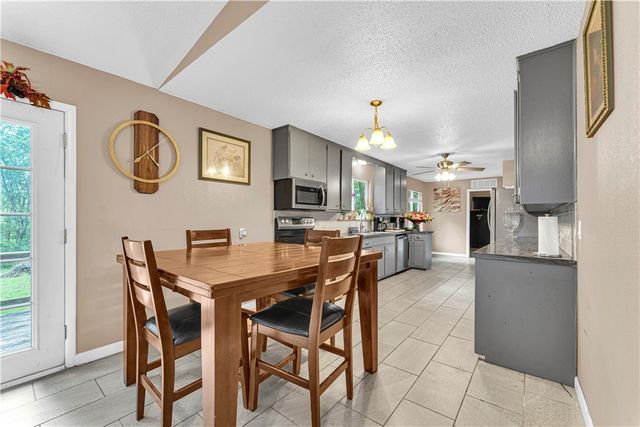 594 Madison 8650, Huntsville, AR 72740