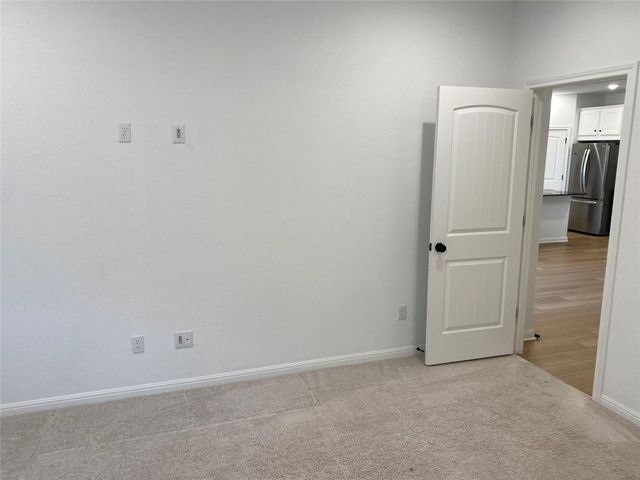 115 Lyrebird LN, Hutto, TX 78634
