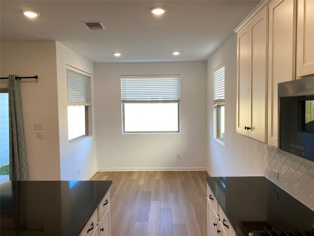 115 Lyrebird LN, Hutto, TX 78634