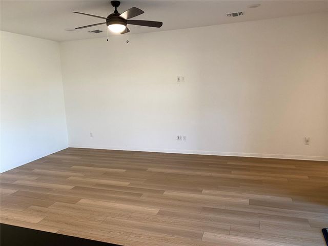 115 Lyrebird LN, Hutto, TX 78634