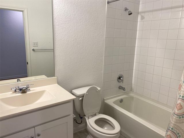 115 Lyrebird LN, Hutto, TX 78634