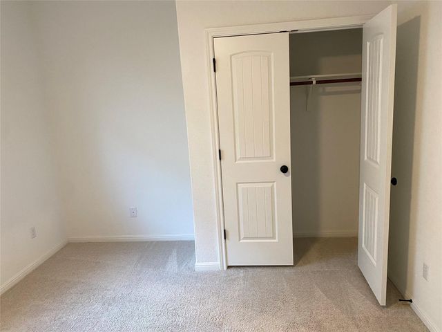 115 Lyrebird LN, Hutto, TX 78634