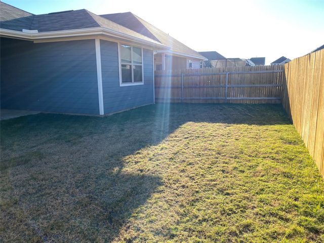115 Lyrebird LN, Hutto, TX 78634