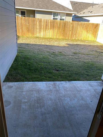 115 Lyrebird LN, Hutto, TX 78634