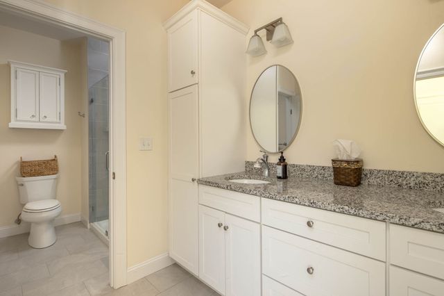 31 Split Rock Ln, Mattapoisett, MA 02739