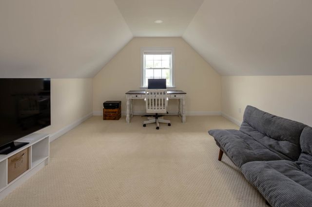 31 Split Rock Ln, Mattapoisett, MA 02739