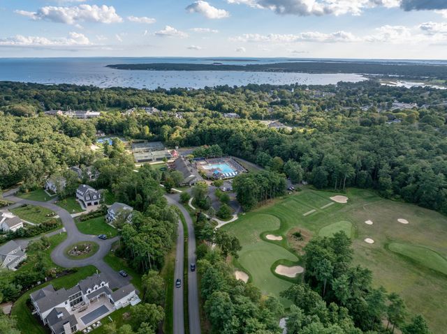 31 Split Rock Ln, Mattapoisett, MA 02739