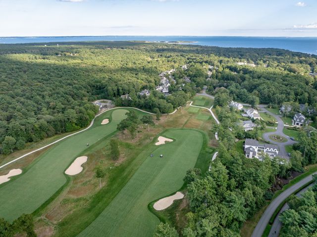 31 Split Rock Ln, Mattapoisett, MA 02739