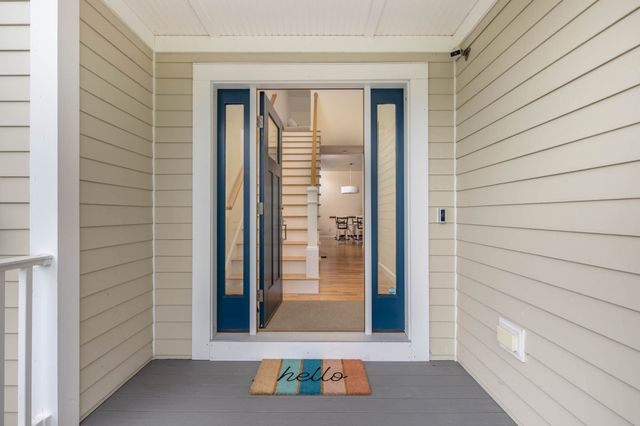 31 Split Rock Ln, Mattapoisett, MA 02739