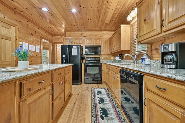 115 Fox Run Drive, Blue Ridge, GA 30513