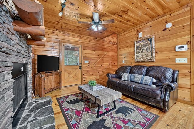 115 Fox Run Drive, Blue Ridge, GA 30513