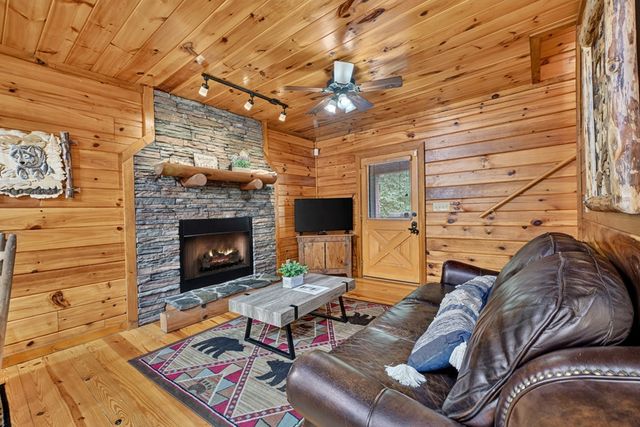 115 Fox Run Drive, Blue Ridge, GA 30513