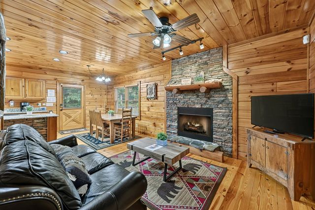 115 Fox Run Drive, Blue Ridge, GA 30513