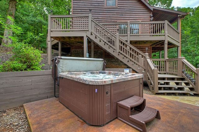 115 Fox Run Drive, Blue Ridge, GA 30513