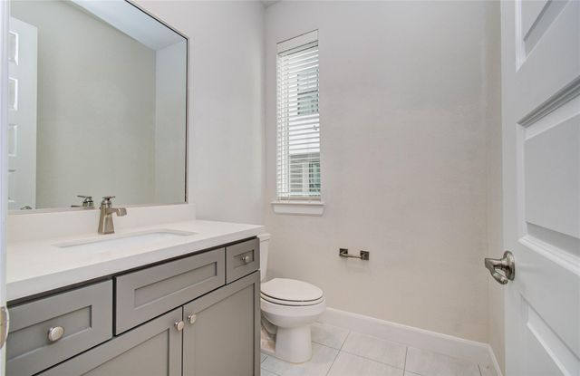 2810 Grand Fountains Drive B, Houston, TX 77054
