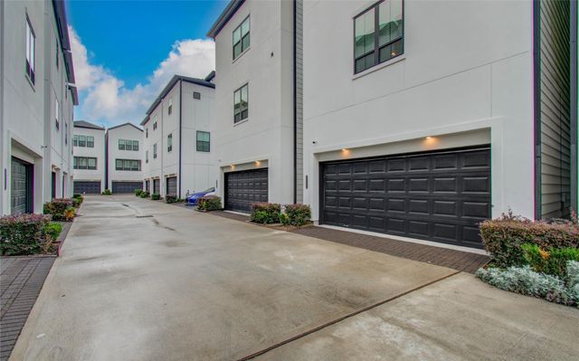 2810 Grand Fountains Drive B, Houston, TX 77054