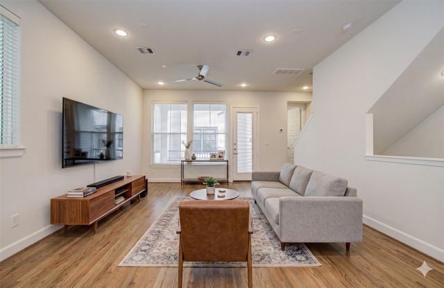 2810 Grand Fountains Drive B, Houston, TX 77054