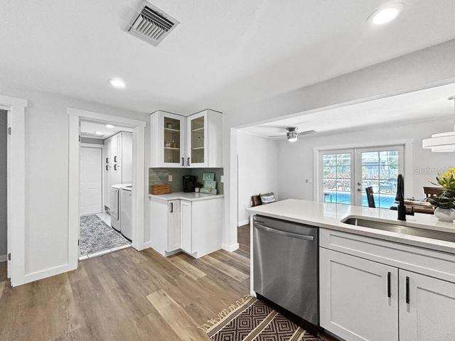 10011 46TH AVENUE W, Bradenton, FL 34210