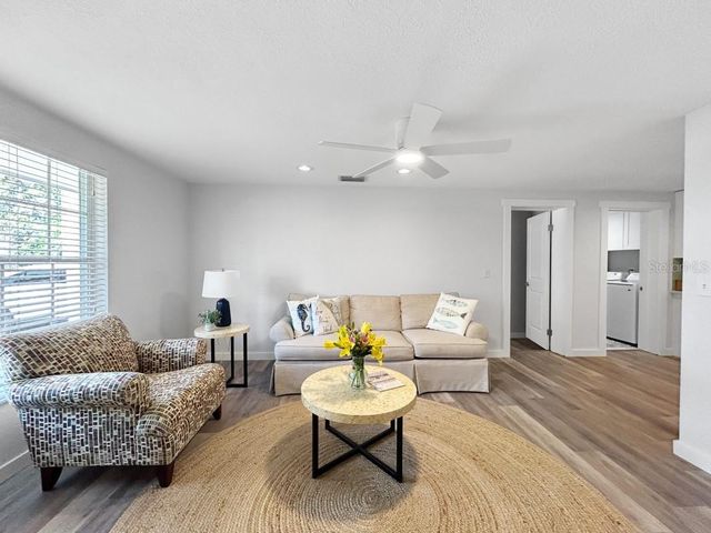 10011 46TH AVENUE W, Bradenton, FL 34210